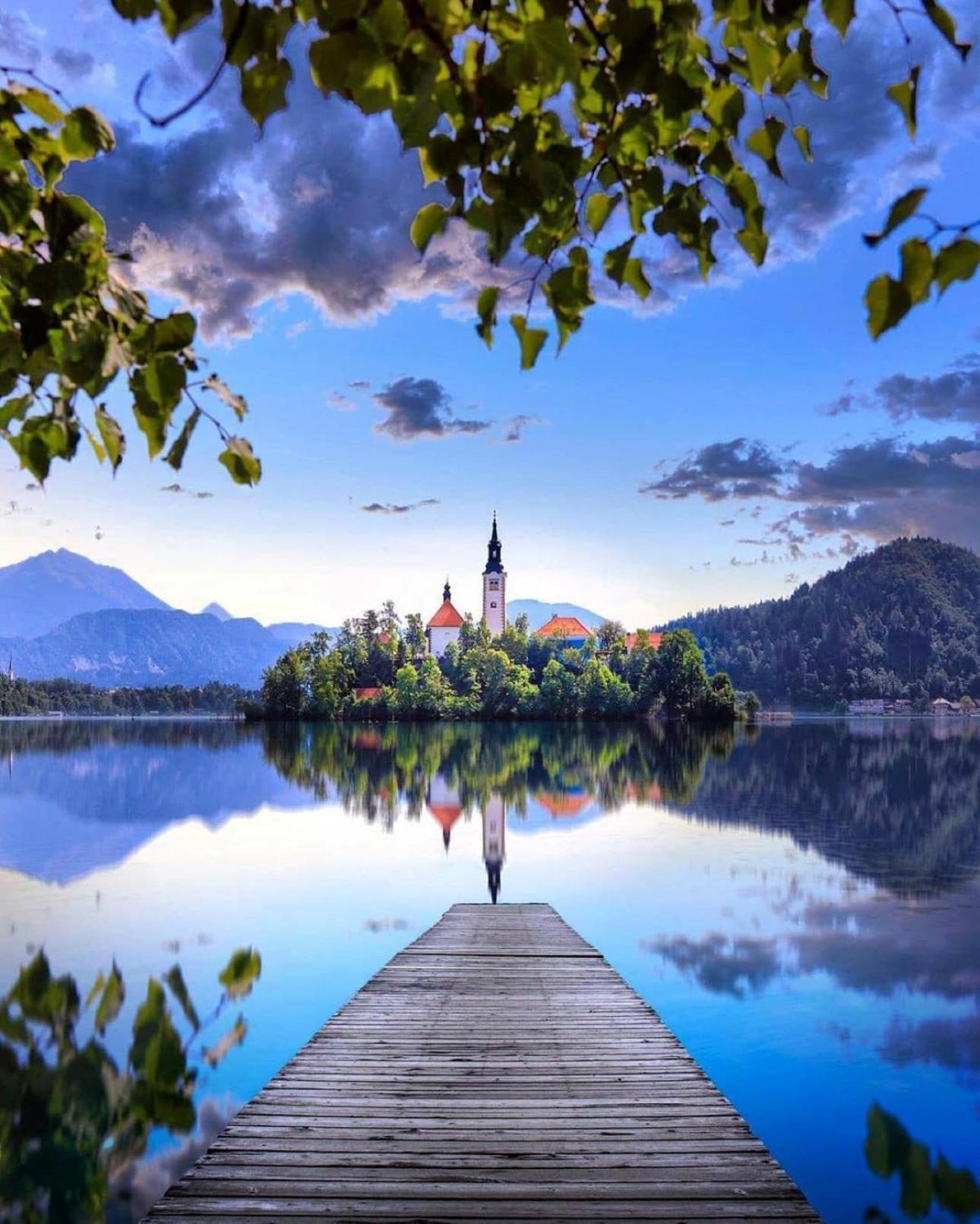 Riverdance With Mountain View, Garden And Private Parking * Bled